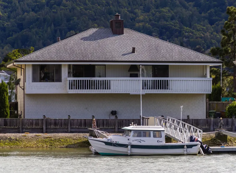 From Homeowner to Landlord: A Practical Primer on Renting Out Your Lakeview Waterfront Property
