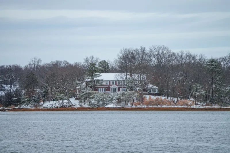 The Quiet Season Advantage: Why Winter House-Hunting in Lakeview Pays Off