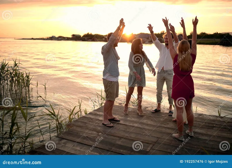Where Neighbors Become Friends: The Surprising Social World of Lakeview's Waterfront Streets
